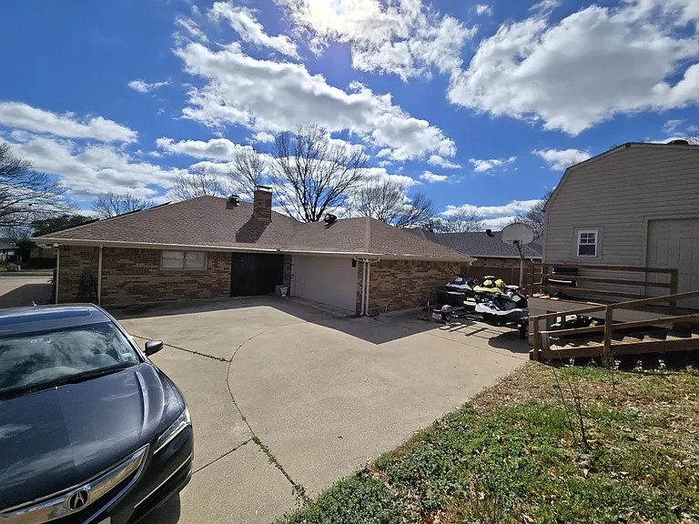5509 Edgewater Cir — Photo 15