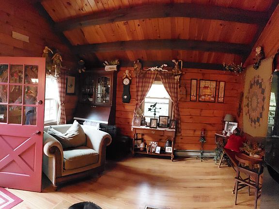 LR vaulted ceilings, beams