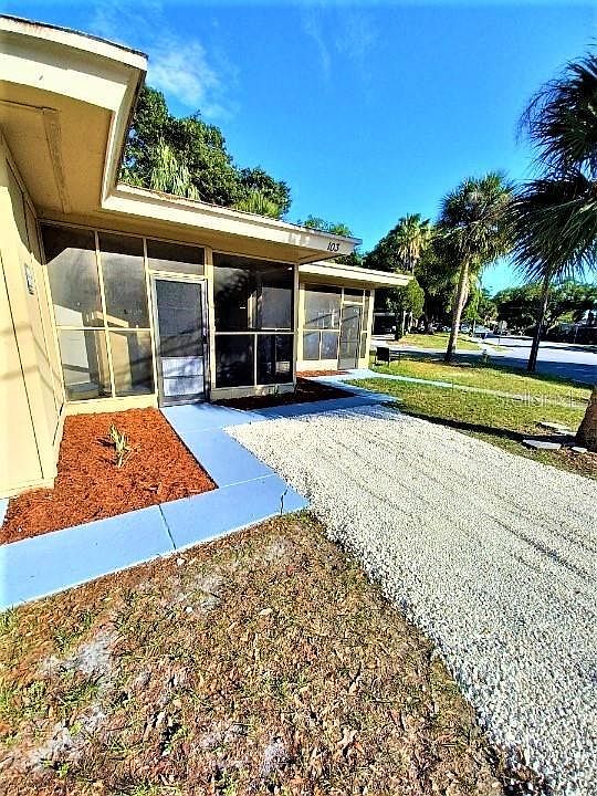 1st image of 103 S Evergreen Ave
