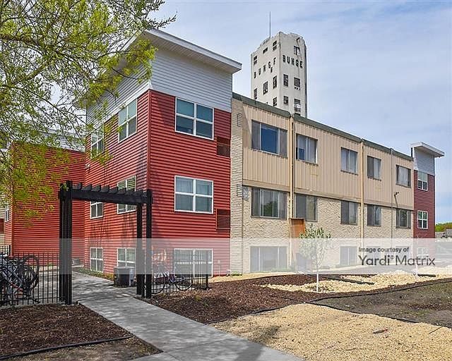 1st image of 818 12th Ave SE