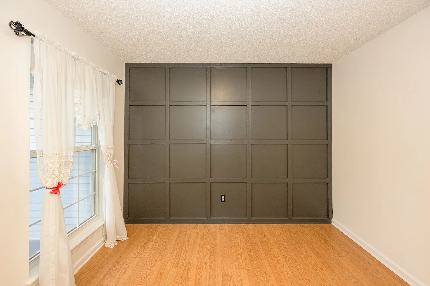 5 bed, 3.5 bath, 3300 sqft, $2,700 — Photo 2