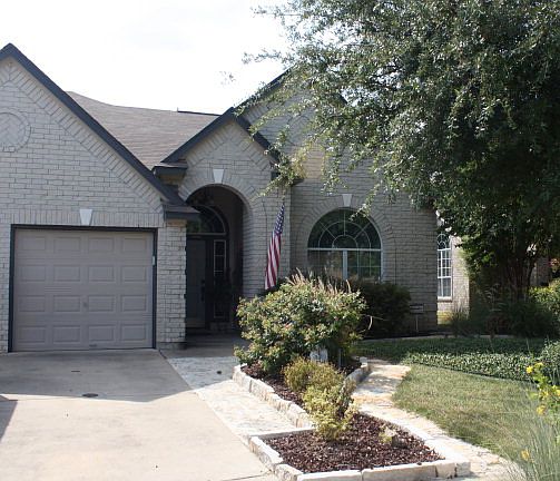 2nd image of 829 Fair Ln