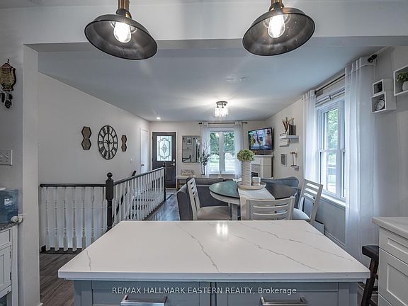 5th image of 297 Towerhill Rd
