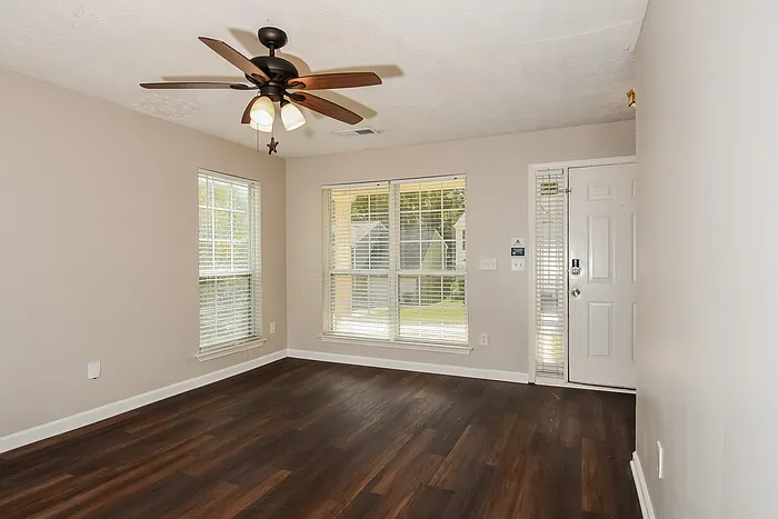 1350 Ambercrest Way — Photo 5