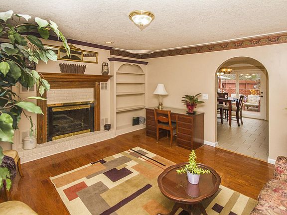 4th image of 301 Linder Ln
