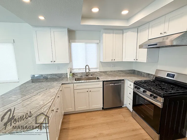 1826 Cortez Ave — Photo 6