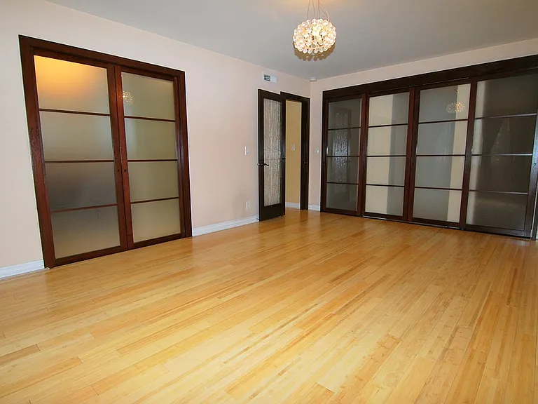 1174 E Ocean Blvd #12 — Photo 11