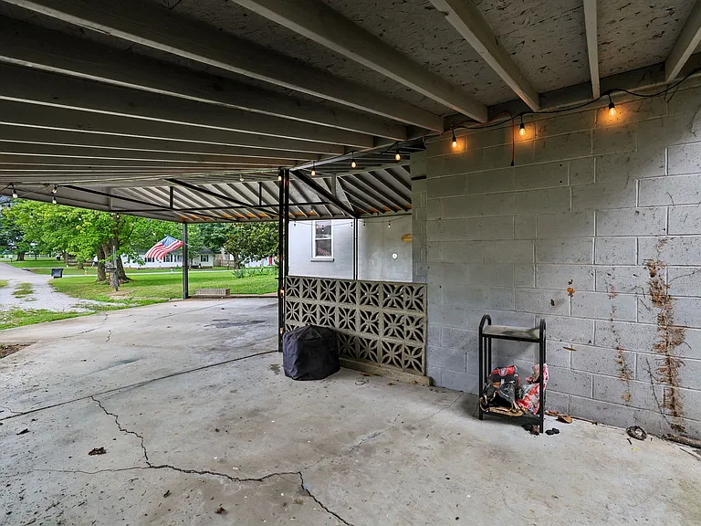 810 Velma Ln — Photo 11