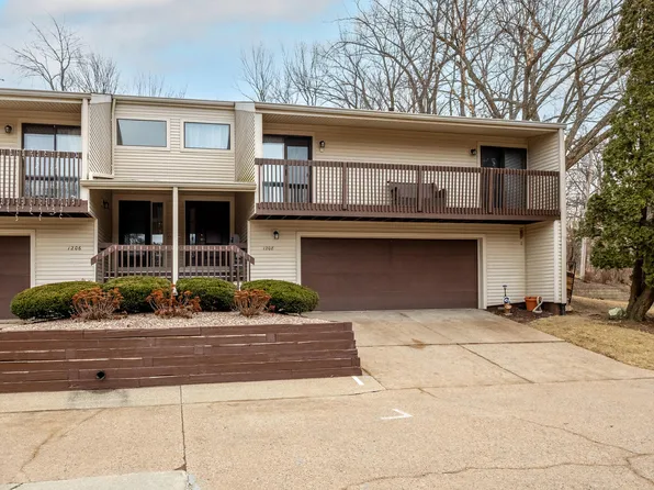 1208 35th Street Dr #M, Moline, IL 61265