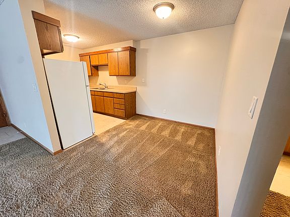 5th image of 5120 Emerald Dr #17