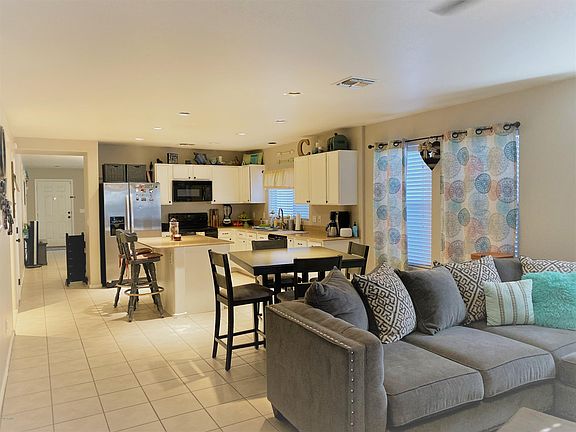 5th image of 768 E Cowboy Cove Trl