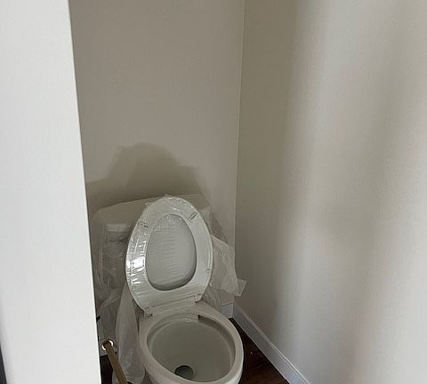 4th image of 533 W Mariposa Ave #1/2