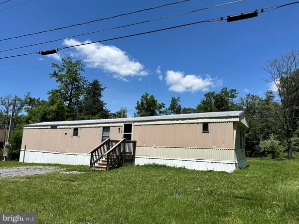 97 Skyhawk Trl, Harpers Ferry, WV 25425