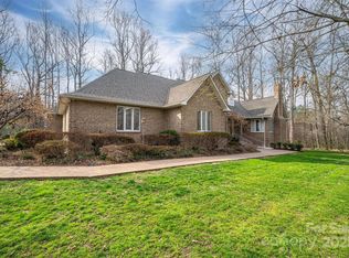 1816 Country Garden Dr, Shelby, NC 28150