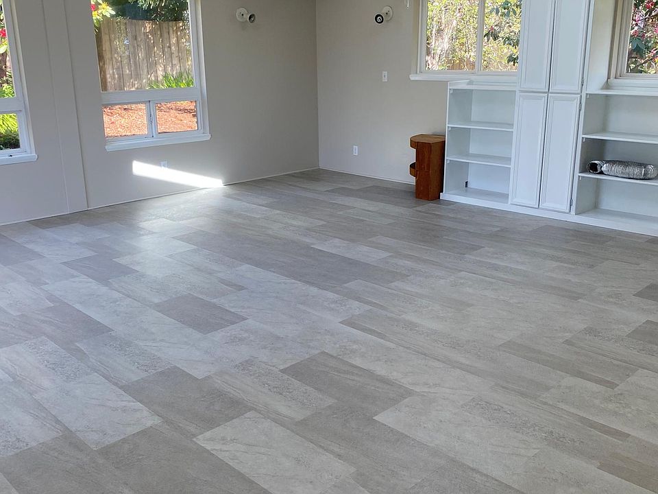 Bonus room. Laundry is located in this room