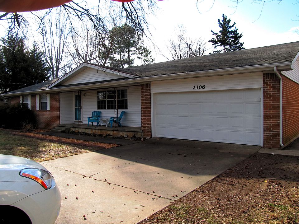 1st image of 2306 Delwhite Dr