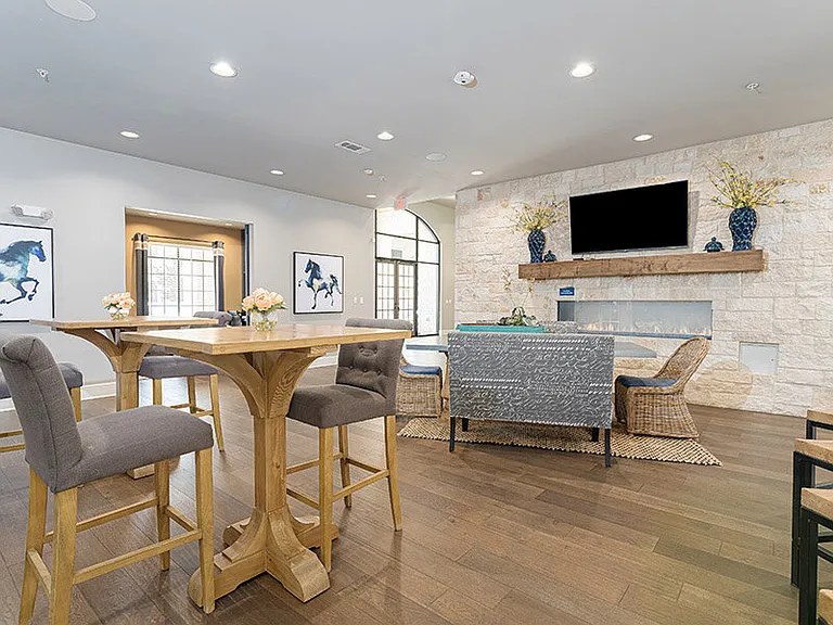 Cascadia Apartments — Photo 30