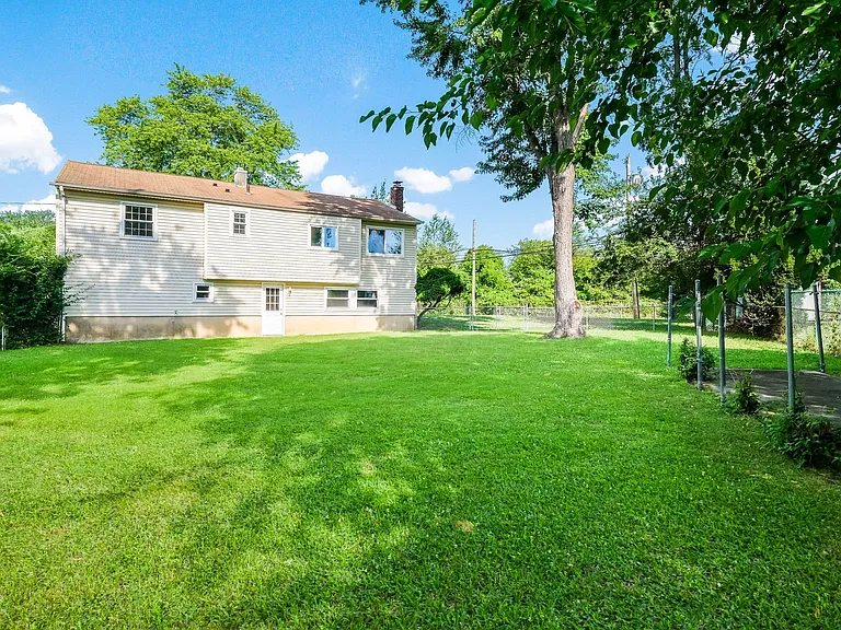 338 Natale Ln — Photo 8