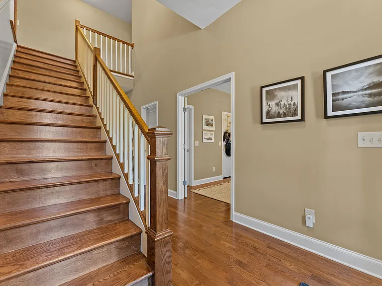 155 Devon Cir — Photo 12