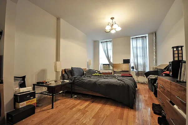 Rented by REAL New York | media 6