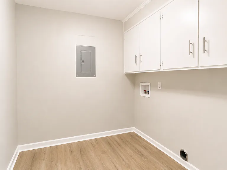 547 N Water Ave — Photo 11