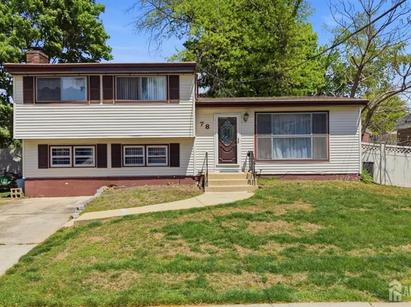 78 Woodview Dr, Old Bridge, NJ 08857