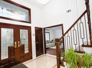 26 Benjamin Dr, Springfield, NJ 07081