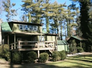 25 Trenholm Rd, Hendersonville, NC 28739