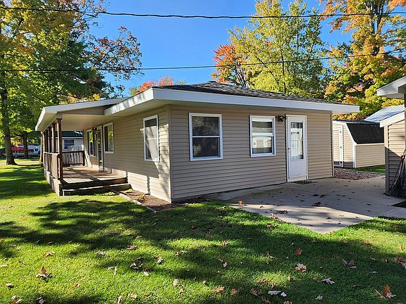 3rd image of 1655 S Camp Ave