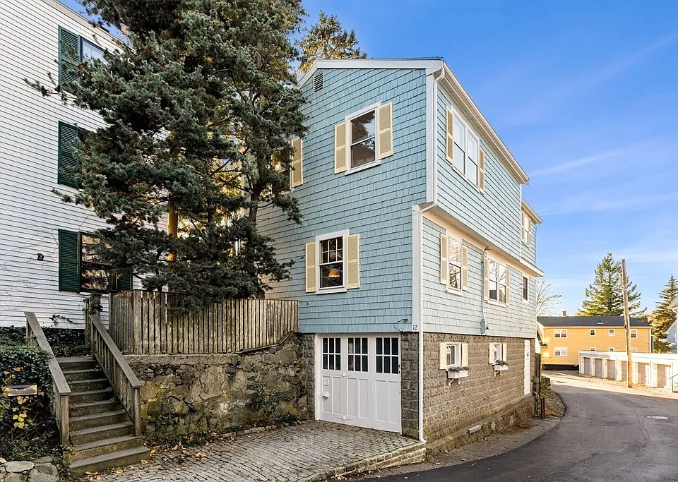 12 Bassett St #12