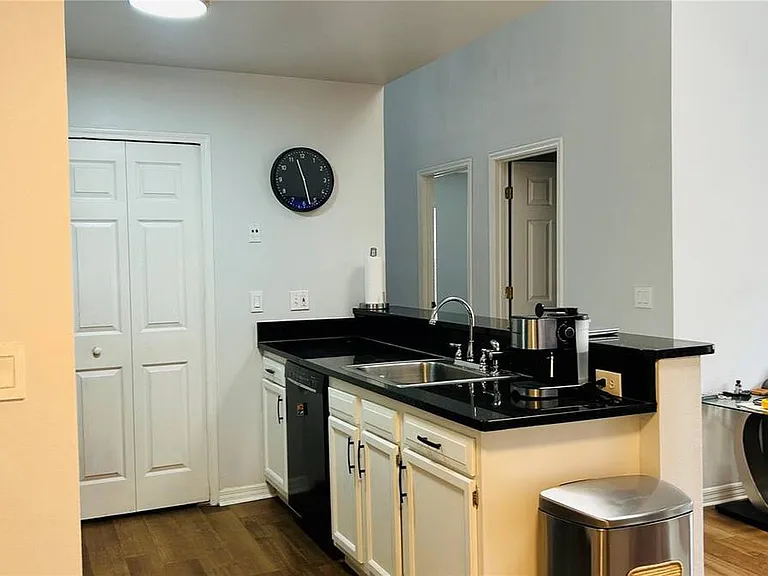 6010 Westgate Dr #303 — Photo 13