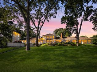 11 Beachside Cmn, Westport, CT 06880