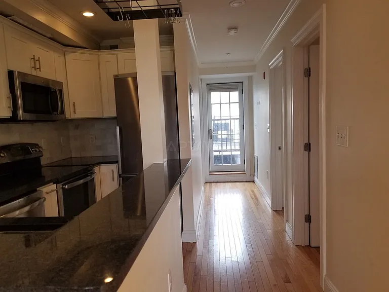34 Fellsway W #3 — Photo 4