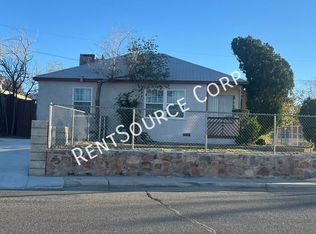 1040 Flora St, Barstow, CA 92311