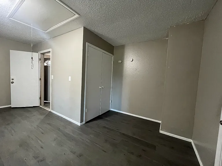 7219 Edenborough Dr — Photo 17