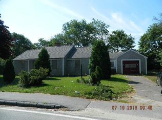 49 Charles St, Hyannis, MA 02601