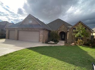 612 NW Brookhaven Ptwy, Lawton, OK 73505