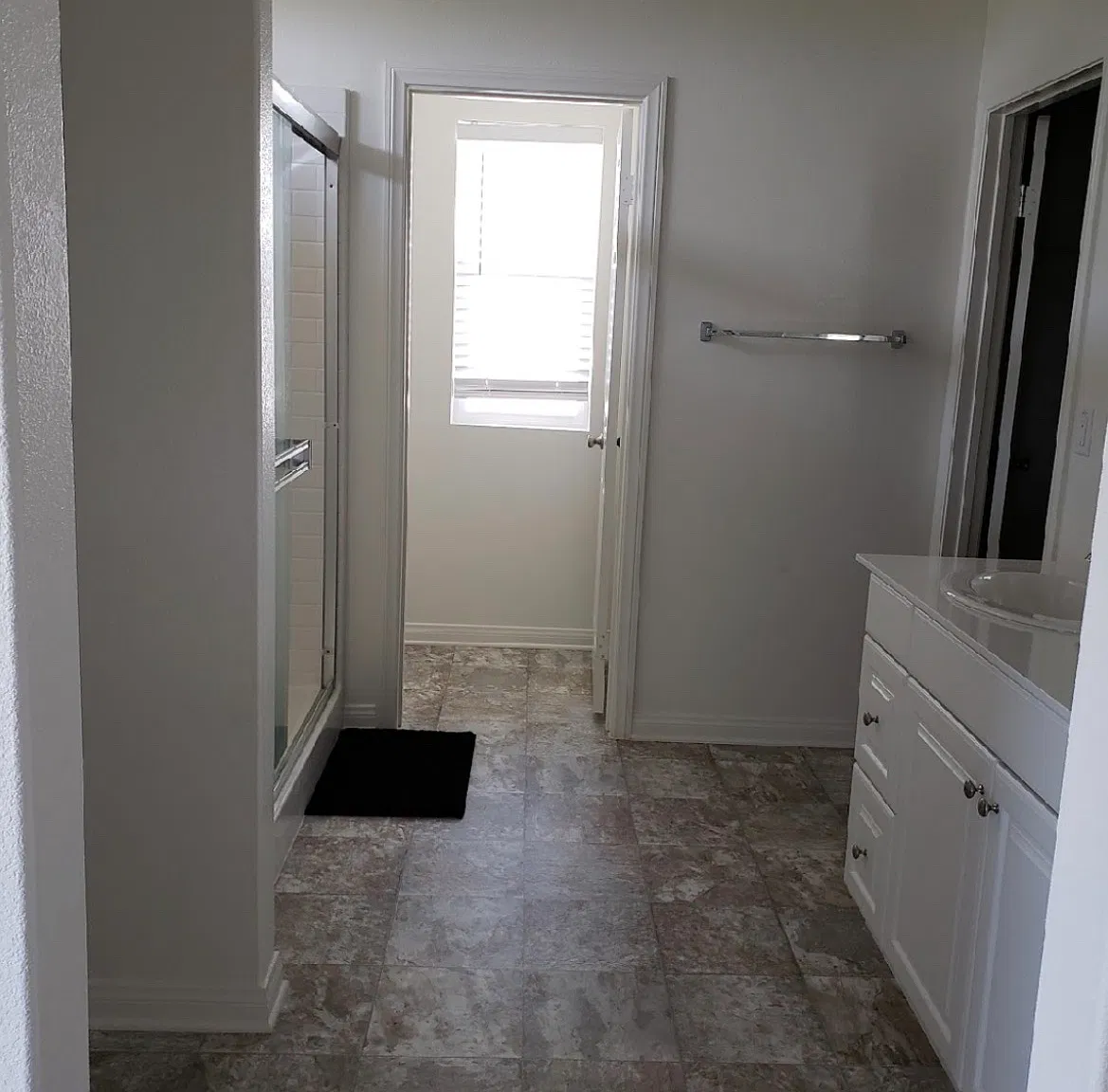 4 bed, $1,450 — Photo 3
