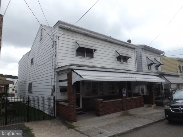 141-143 N Mill St, Saint Clair, PA 17970
