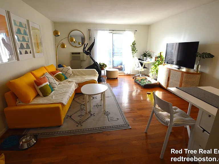 804 Centre St — Photo 1