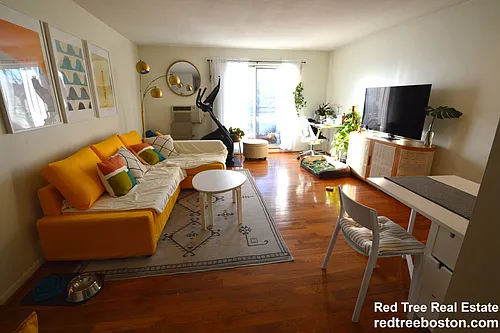 804 Centre St Photo 1