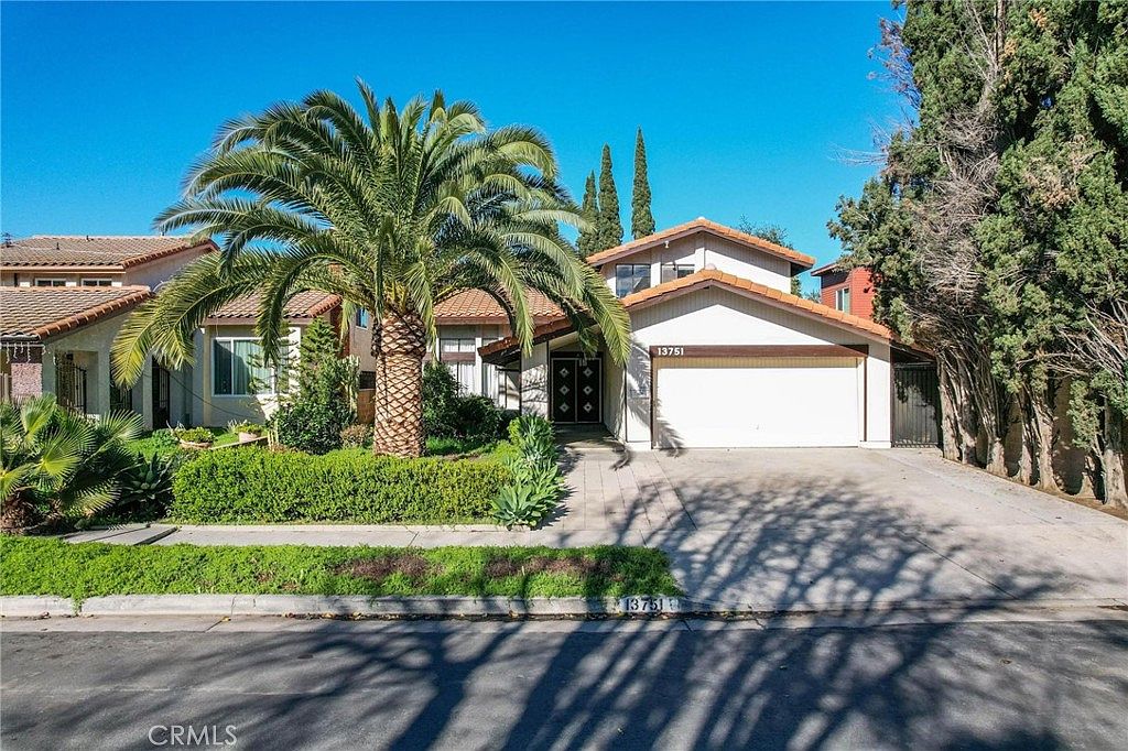 13751 Cantlay St, Van Nuys, CA 91405 | Zillow