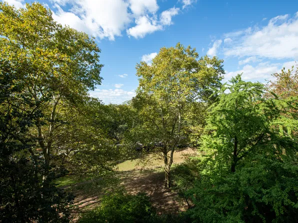 299 Riverside Drive image 13 of 14