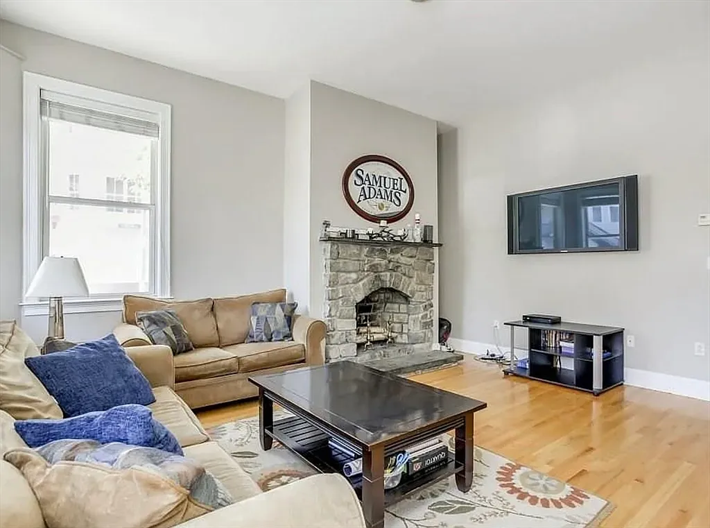 Building Photo - 25-27 Dorchester St #1