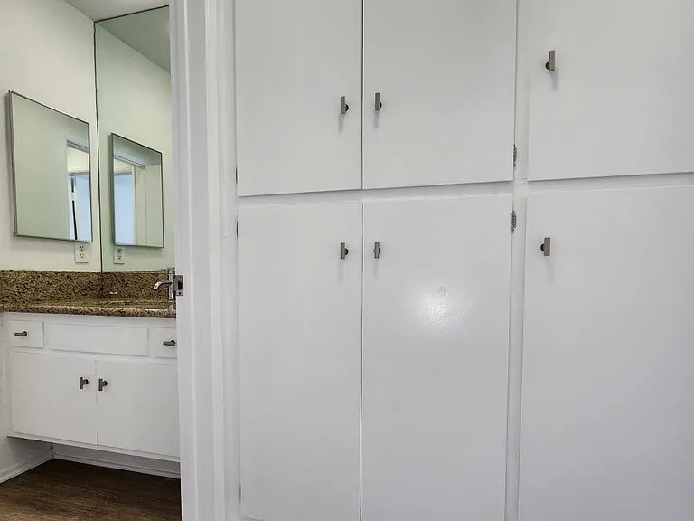 11838 Goshen Ave #7 — Photo 13