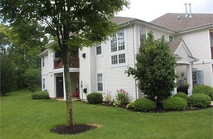 1st image of 870 Honeybrook Cir