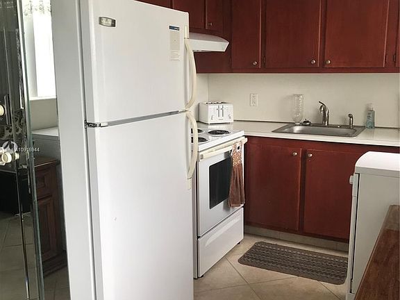 2nd image of 40 Harwood B #B