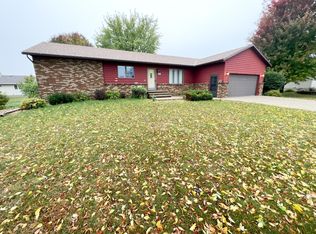 1331 Schaap Dr, Worthington, MN 56187
