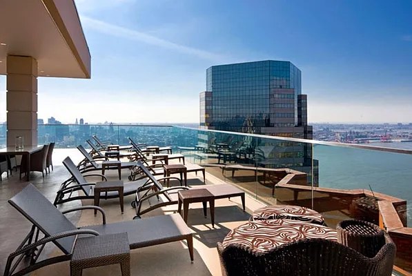 Rented by Compass | media 50