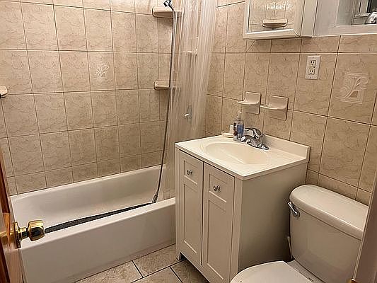 4th image of 3423 33rd St